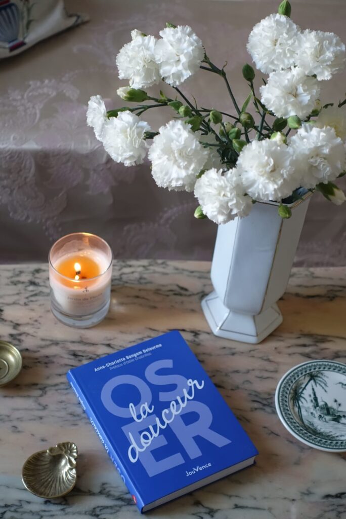 Oser la douceur est un livre magnifique publié aux éditions Jouvence, écrit par Anne-Charlotte Sangam.