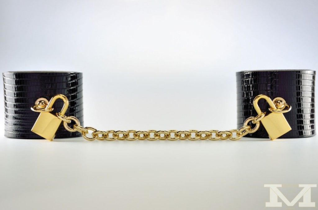 Lizard Cuffs & Light Gold Chain
