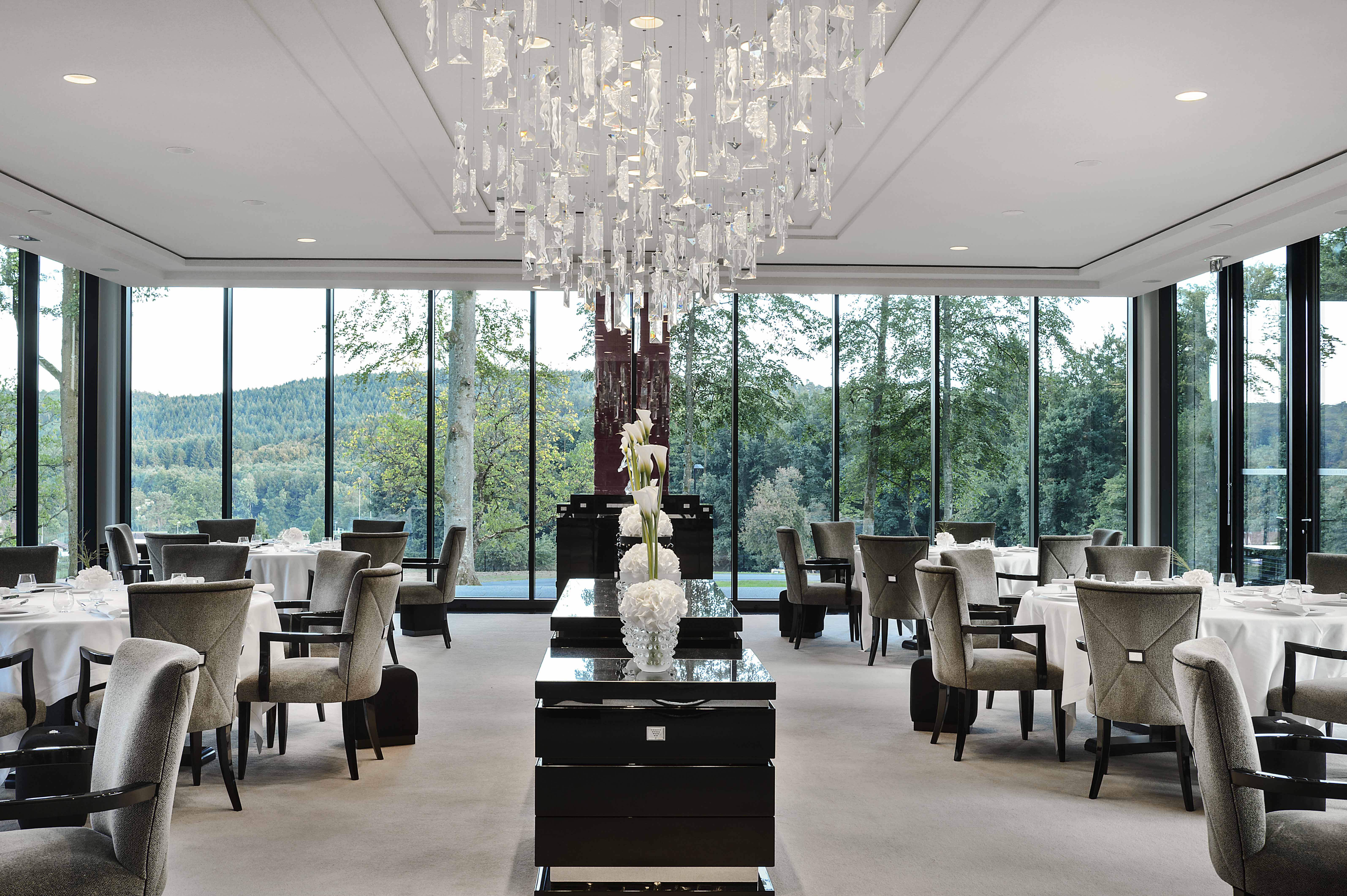 La Villa René Lalique décroche sa 5ème étoile au classement Hôtelier ...