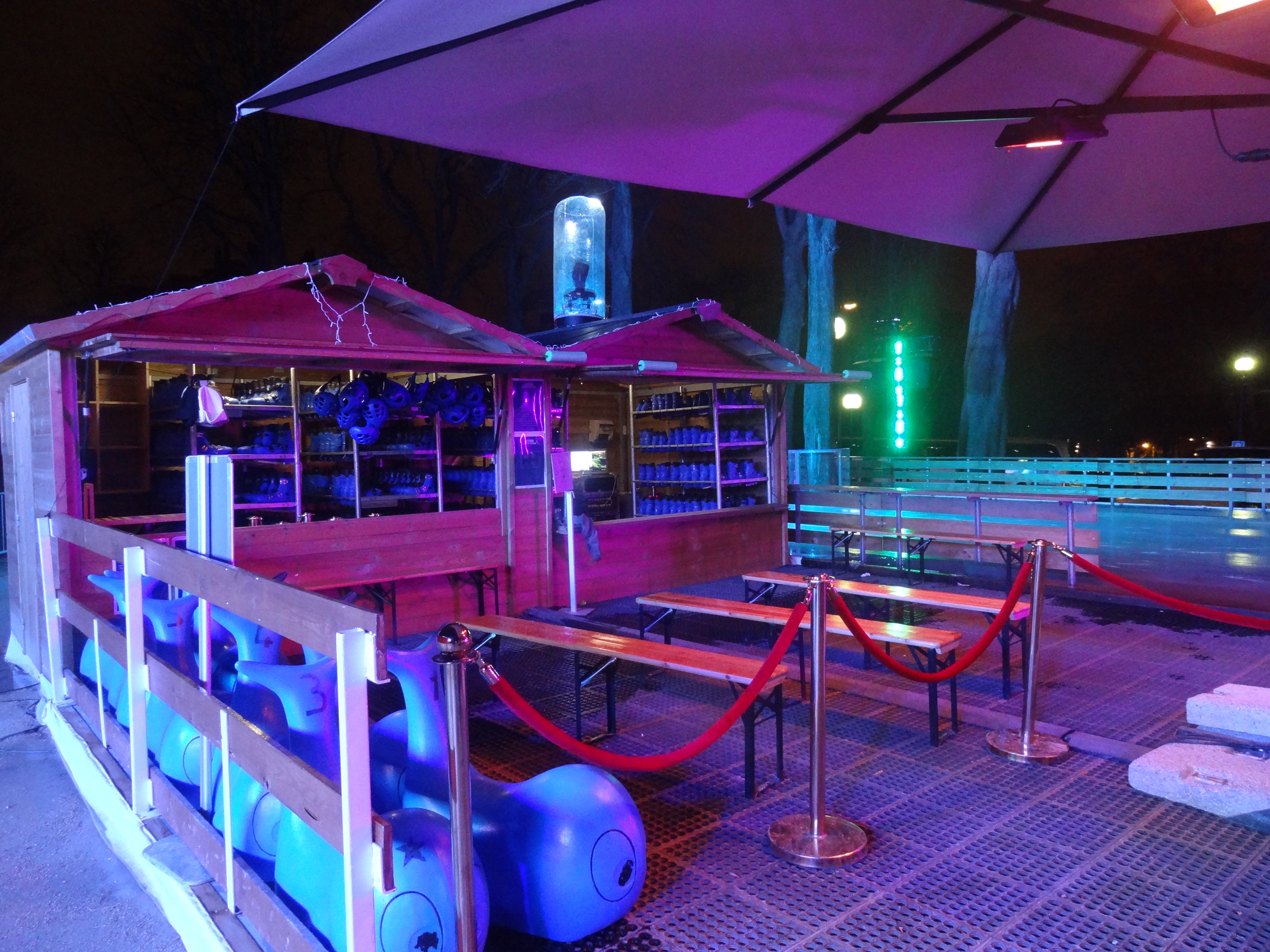 Ambiance « after ski » aux Jardins du Trocadéro patinoire et apéro Paris Frivole