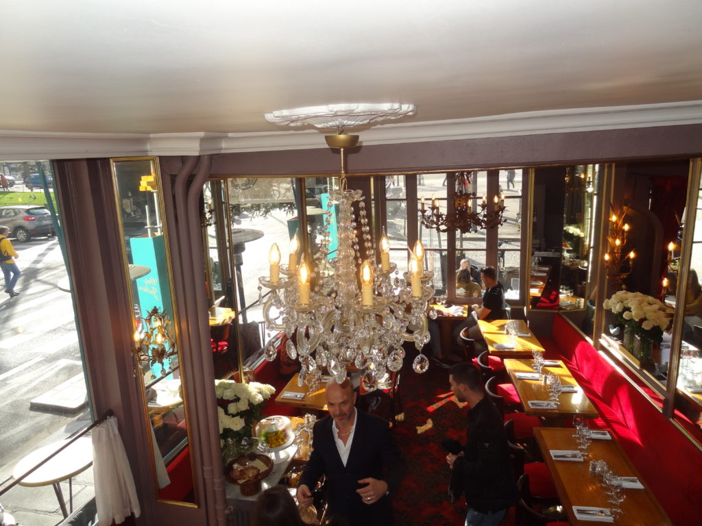 Chez Julien – le restaurant le plus romantique de Paris propose un menu spécial truffes
