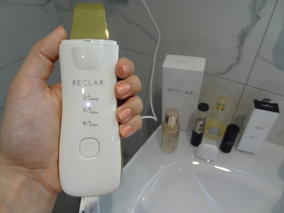 Reclar – une peau nette et sans ride – peeler et spray ionique