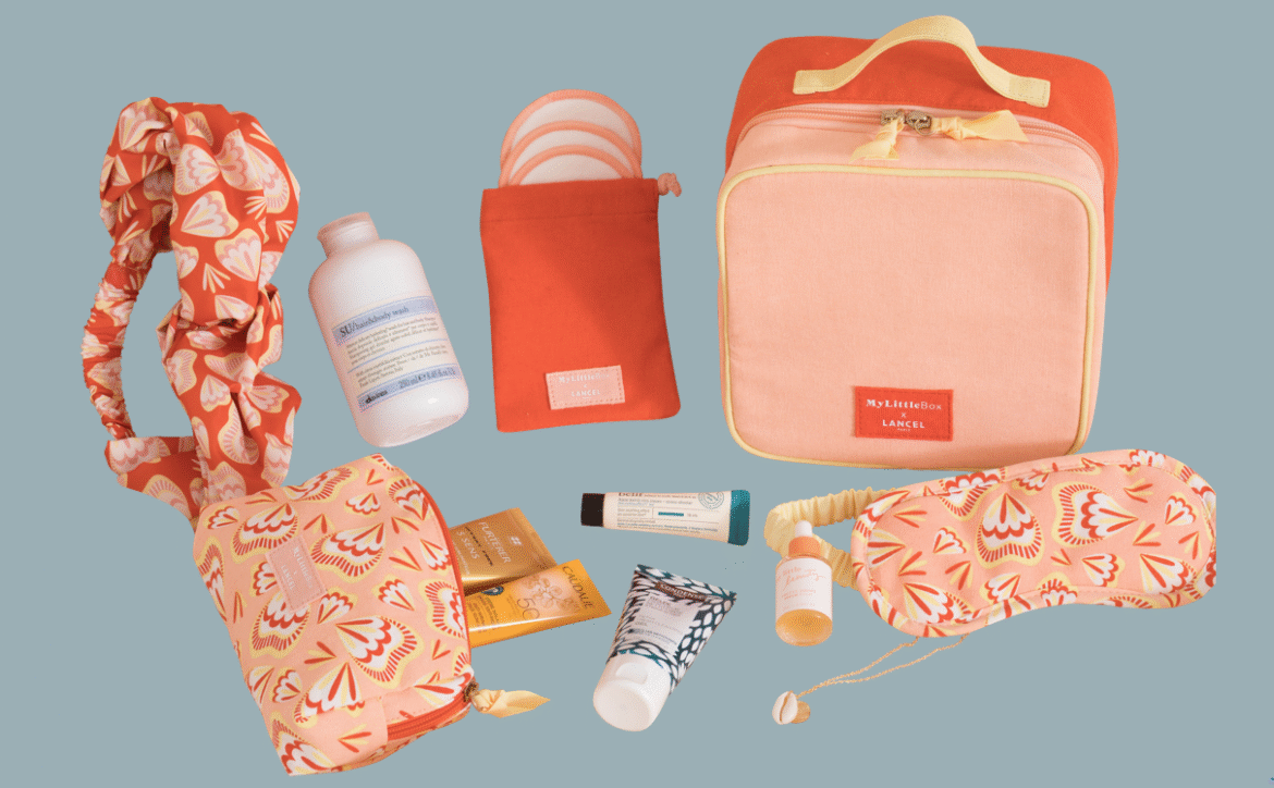 Coût de la Box à partir de 17,90 € à l’unité (à partir de 37 € sur abonnement) Les essentiels de l’été dans votre vanity My Little Box x Lancel : ● Un masque pour les longs trajets en transport ● Un joli collier pour se la jouer naïade ● Des cotons démaquillants réutilisables because green is the new chic ● Un headband pour illuminer son bronzage sur les plage de Capri ● Trois sérums avec des vertus anti-pollution, anti-imperfection et vitamine C pour répondre aux besoins de toutes les peaux, de la marque de clean beauty My Little Beauty. ● Un shampoing gel douche après soleil par Davines ● Et quatre autres surprises beauté…