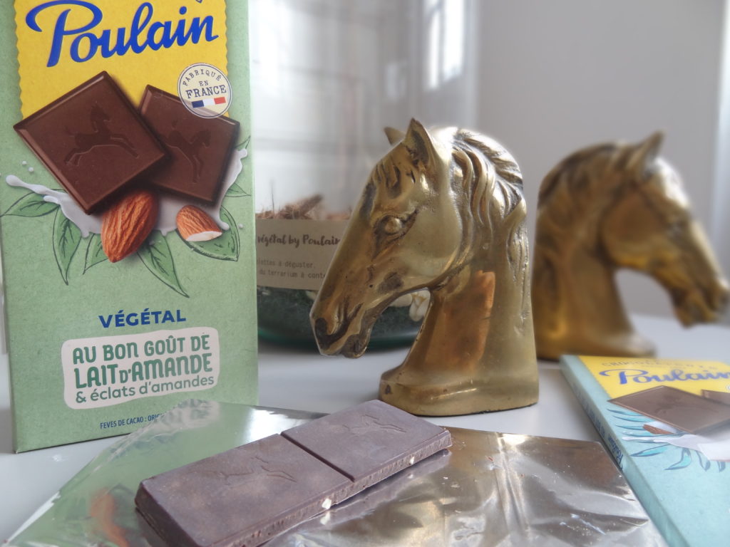 La Chocolaterie Poulain lance une gamme de chocolat au lait végétal d'amande et de coco