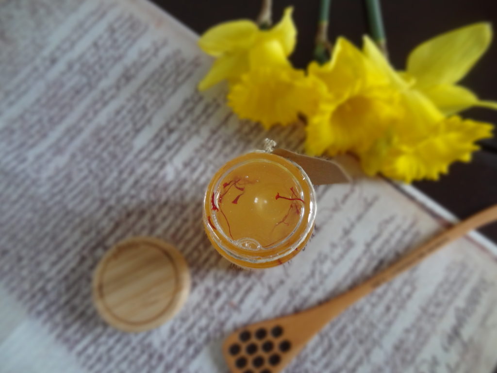 NEV Expérience – un miel d’acacia infusé au safran – biologique et Made in France