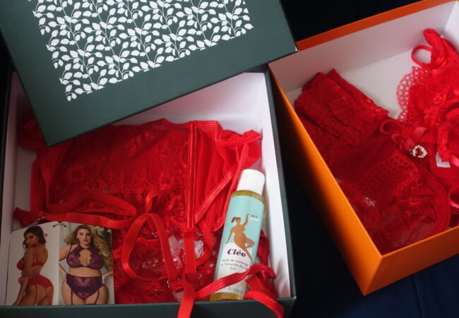 La lingerie rouge – un incontournable de la séduction à shopper chez Passage du Désir