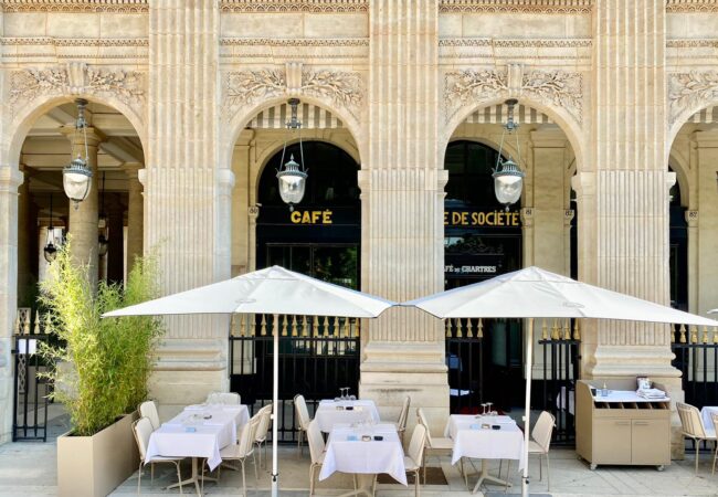 Le Grand Véfour – le haut lieu de la gastronomie possède aussi la plus belle terrasse de Paris