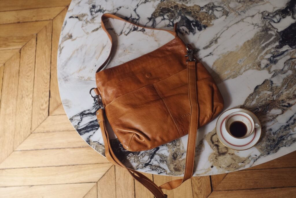 Léa Toni - la petite maroquinerie parisienne qui propose des sacs en cuir intemporels