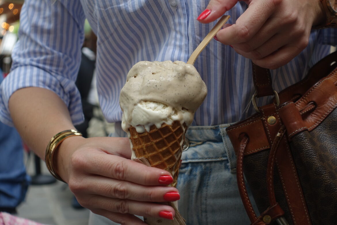 Le Glacier REŸS enchante le Marais avec des glaces et des sorbets 100% naturels
