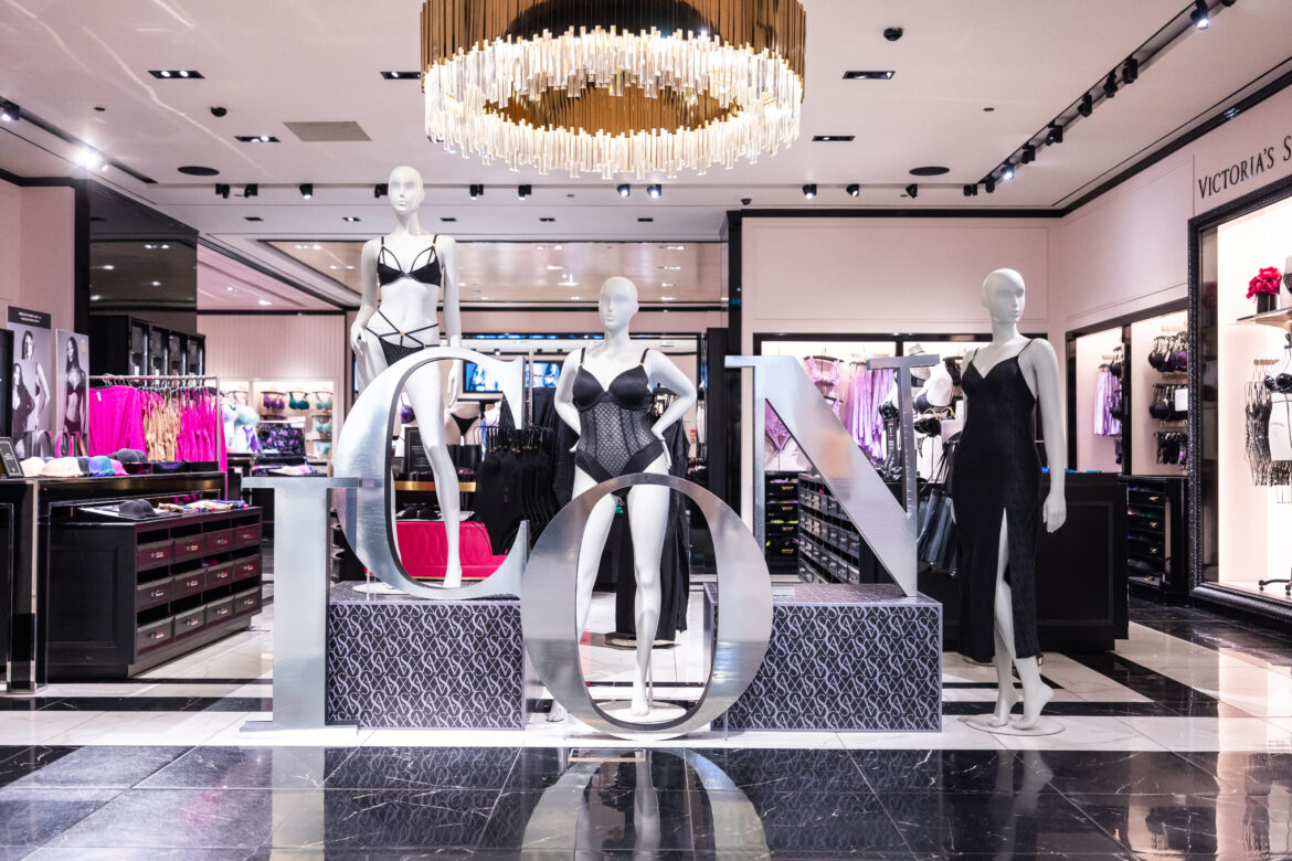 Victoria's Secret lance la collection Icon by Victoria's Secret avec un casting de stars