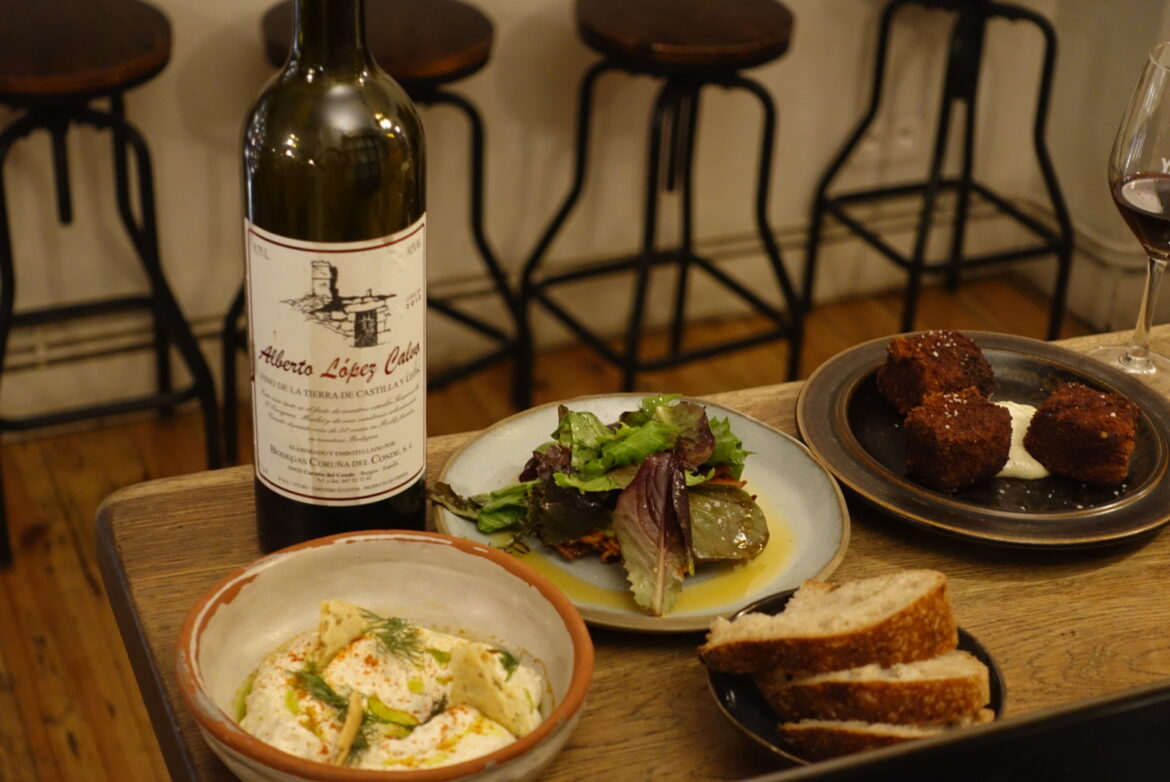 Yard Mont-Louis - le bar à vins natures et bistrot gourmet du 11ème