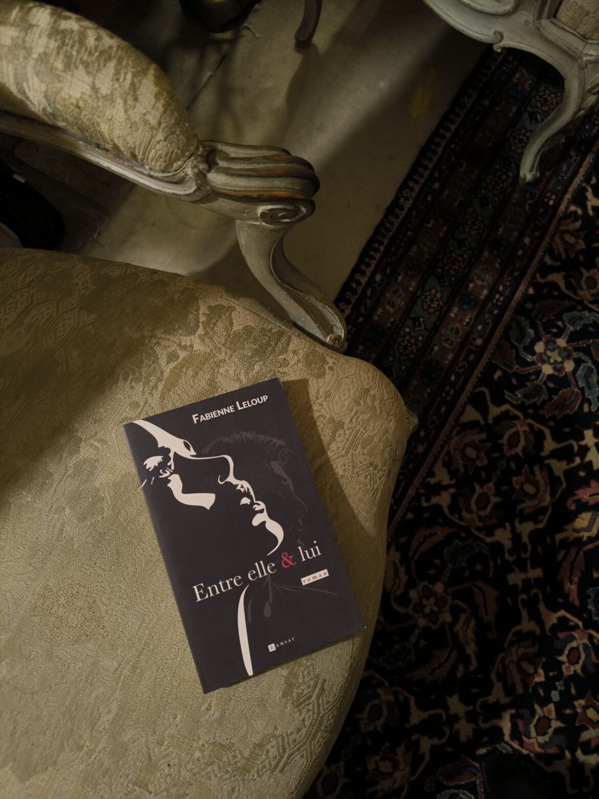 Entre elle & lui, le roman incandescent de Fabienne Leloup aux éditions Ramsay